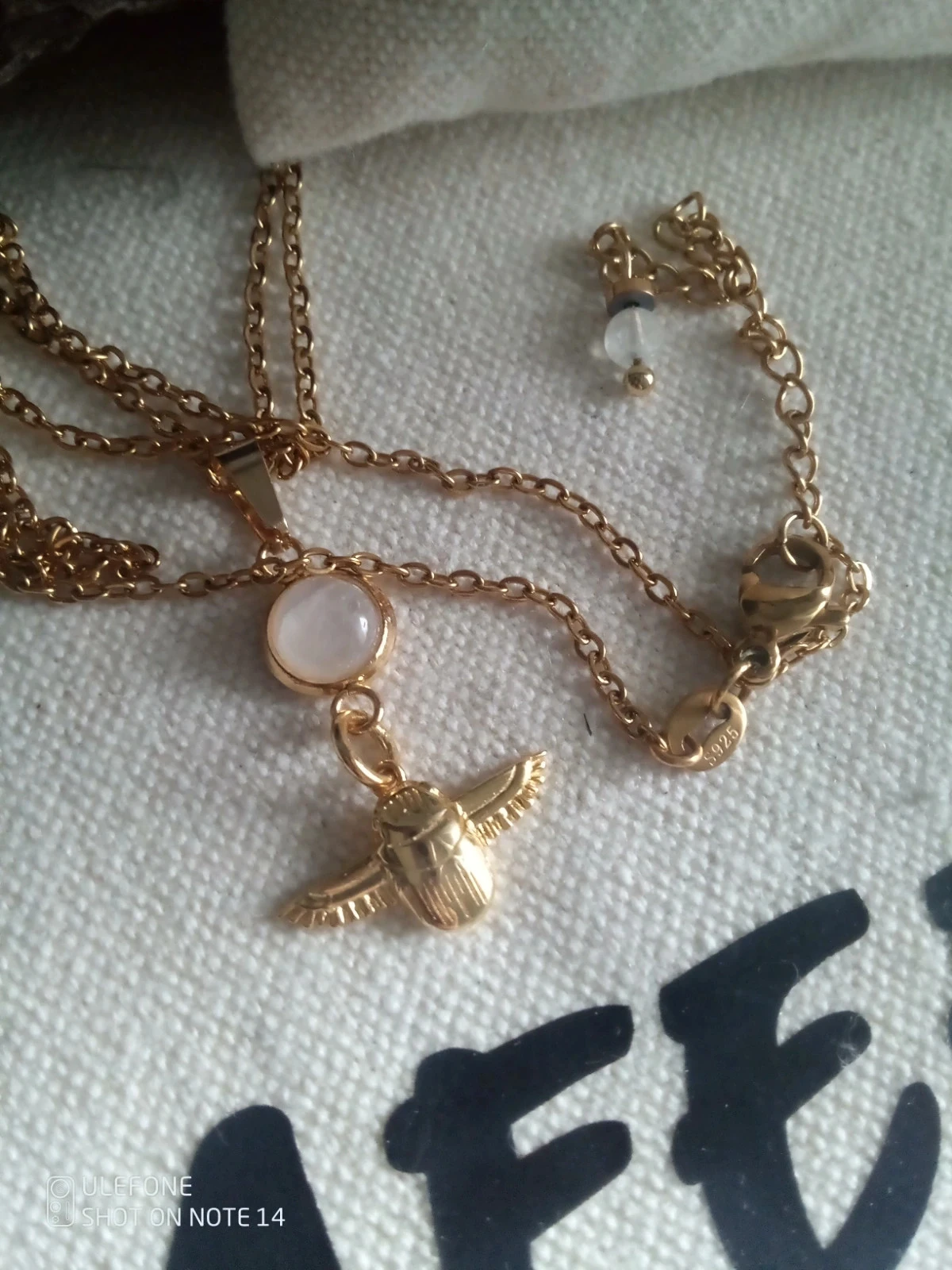 Collier scarabée et pierre de lune plaqué or – photo 2